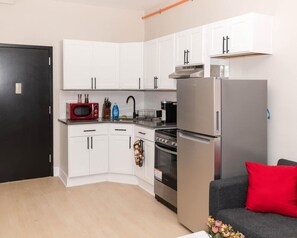 Interior - 610e Very Comfortable Studio Downtown (Albany)