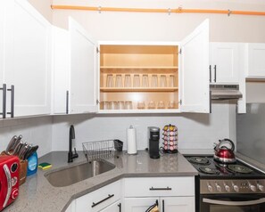 Interior - 610e Very Comfortable Studio Downtown (Albany)