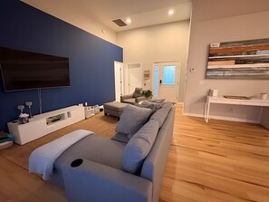 Smart TV, video games, table tennis, printers - Escape Heaven! Tranquility Guaranteed, Fully Fenced Pet Friendly (Palm Coast)