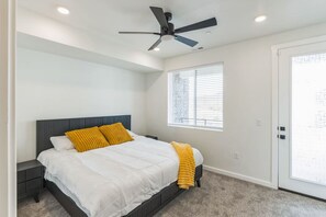 Interior - 485 Rooftop Hot Tub - Sleeps 24 (Hurricane)
