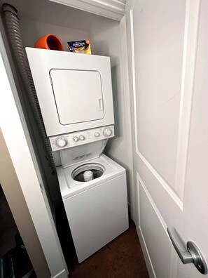 Apartment (1 Bedroom) | Interior - Ground-floor gem Walk to it all (Roanoke)