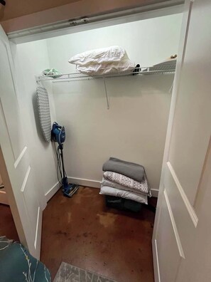 Apartment (1 Bedroom) | Interior - Downtown 1st Floor Apt Walk to Breweries, Food (Roanoke)