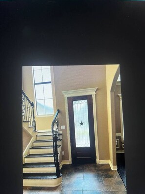 Interior - 641 4 Bedrooms Luxurious Baths Open Living (Houston)
