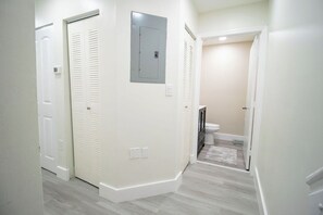 Interior - Good Vibes Oasis - Cozy Townhome With Parking (Cutler Bay)