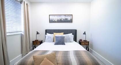 Good Vibes Oasis - Cozy Townhome With Parking