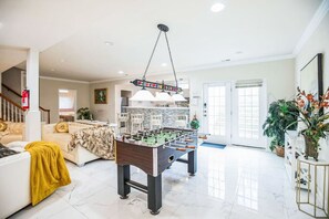 Interior - 372a) Cozy Lower-level Retreat 3 Rooms+pool Table (Silver Spring)