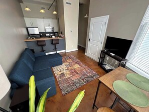 Apartment (1 Bedroom) | Front of property - Chic Walkable apt With Rooftop Views (Roanoke)