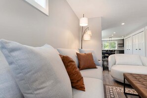 Interior - 🌤 The Birches - Condotel Downtown Lake Leelanau Unit 4 (Lake Leelanau)