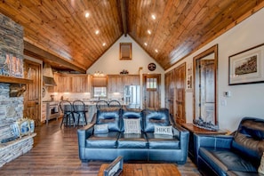 Interior - Lucky 7 at Eagles Nest (Banner Elk)