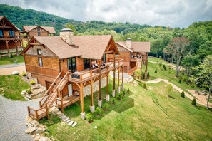 Front of property - Lucky 7 at Eagles Nest (Banner Elk)