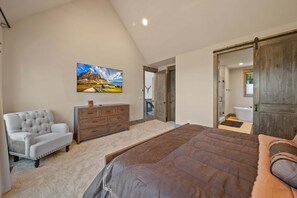 Interior - Golden Sunsets at Eagles Nest (Banner Elk)