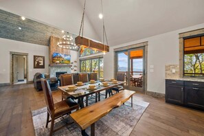 Interior - Golden Sunsets at Eagles Nest (Banner Elk)