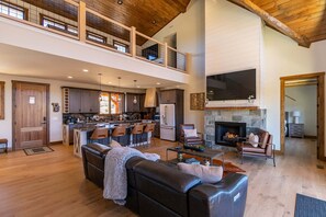 Interior - Mountain Time Lodge at Eagles Nest (Banner Elk)