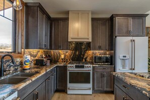 Chalet (6 Bedrooms) | Interior - Mountain Time Lodge at Eagles Nest (Banner Elk)