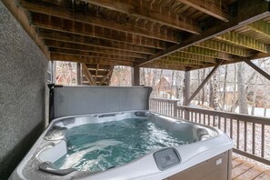 Interior - Dogwood Den (Banner Elk)