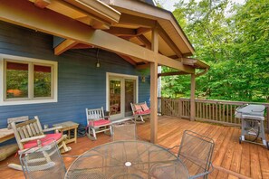 Interior - Dogwood Den (Banner Elk)
