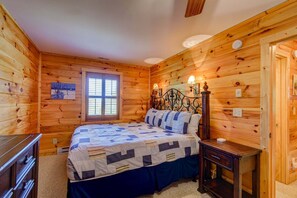 Interior - Dogwood Den (Banner Elk)