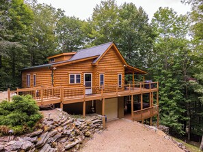 Interior - The Mountainbriar Lodge (Banner Elk)