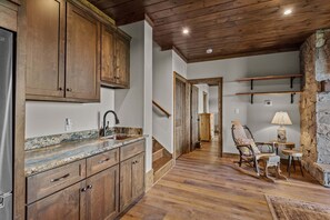Interior - Amongst the Clouds at Chappell Farms (Banner Elk)