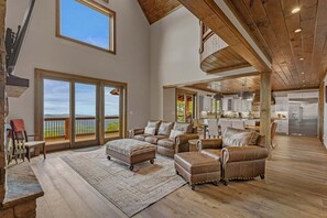 Interior - Amongst the Clouds at Chappell Farms (Banner Elk)