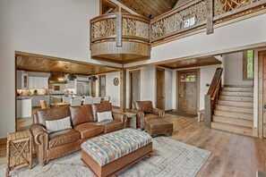 Interior - Amongst the Clouds at Chappell Farms (Banner Elk)