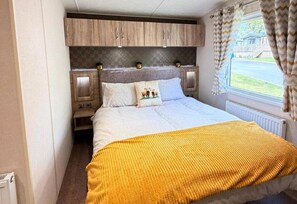 2 bedrooms, iron/ironing board, free WiFi, bed sheets - Lillardsedge Apartment Sleeps 6 With Parking (Jedburgh)