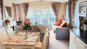Living area - Lillardsedge Apartment Sleeps 6 With Parking (Jedburgh)