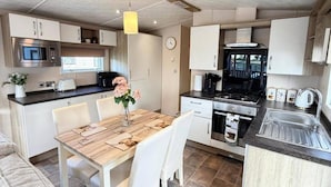 Private kitchen - Lillardsedge Apartment Sleeps 6 With Parking (Jedburgh)