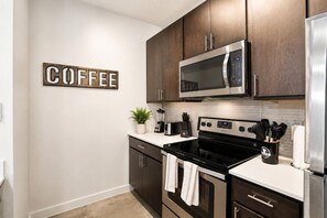 Fridge, microwave, oven, stovetop - South Austin Gem | Pickleball • BBQ • Near DT (Austin)