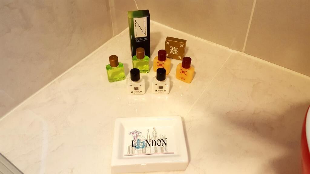 Bathtub, free toiletries, hair dryer, towels