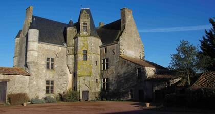 Chateau de Vermette: wedding, seminars, master class, long term rental possible