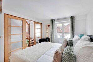 Apartamento | 1 quarto, espaço de trabalho para notebook