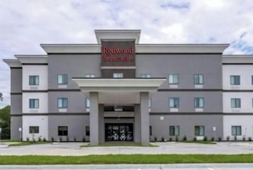 Redwood Inn & Suites