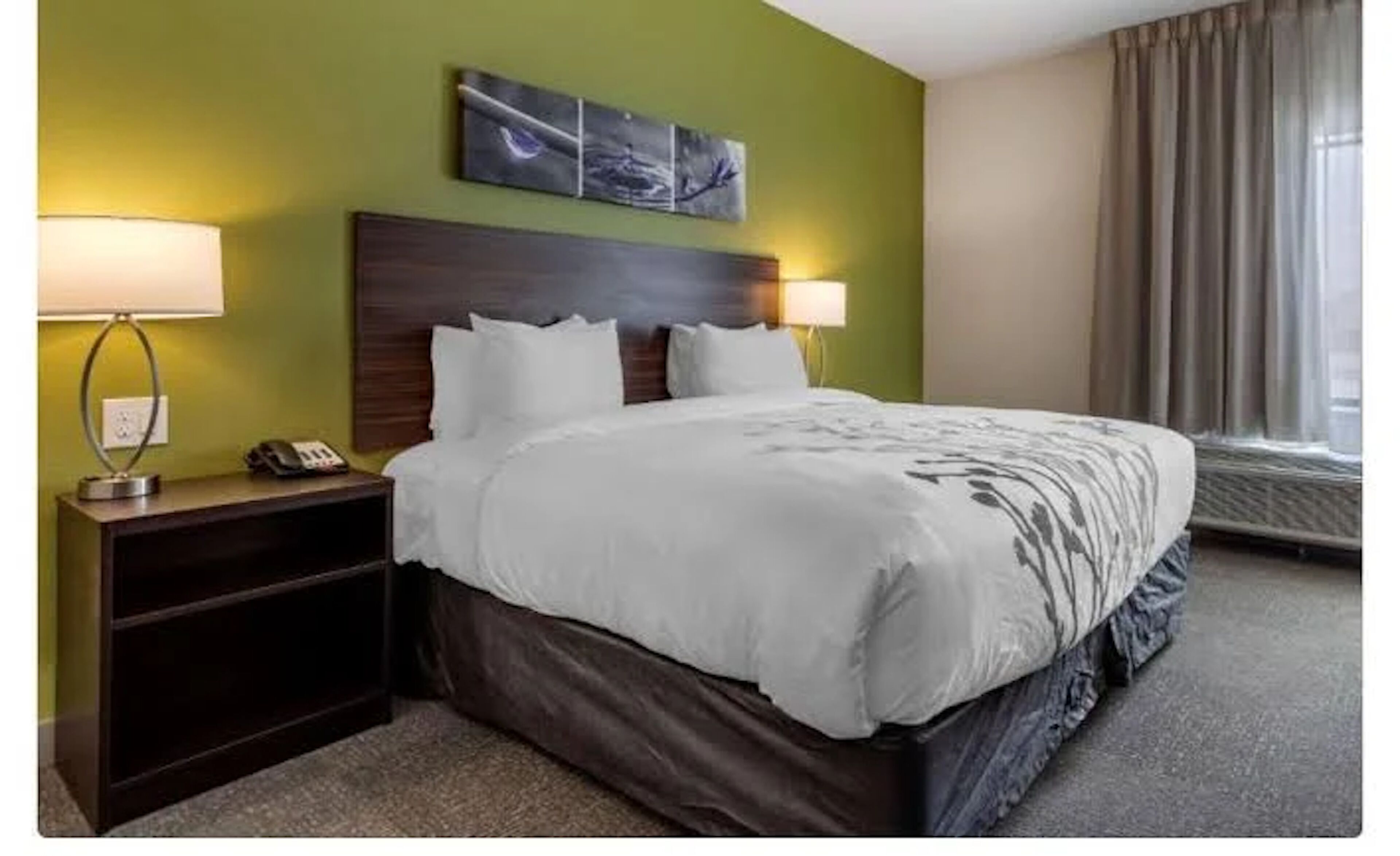 Deluxe Single Room | In-room safe, desk, laptop workspace, iron/ironing board