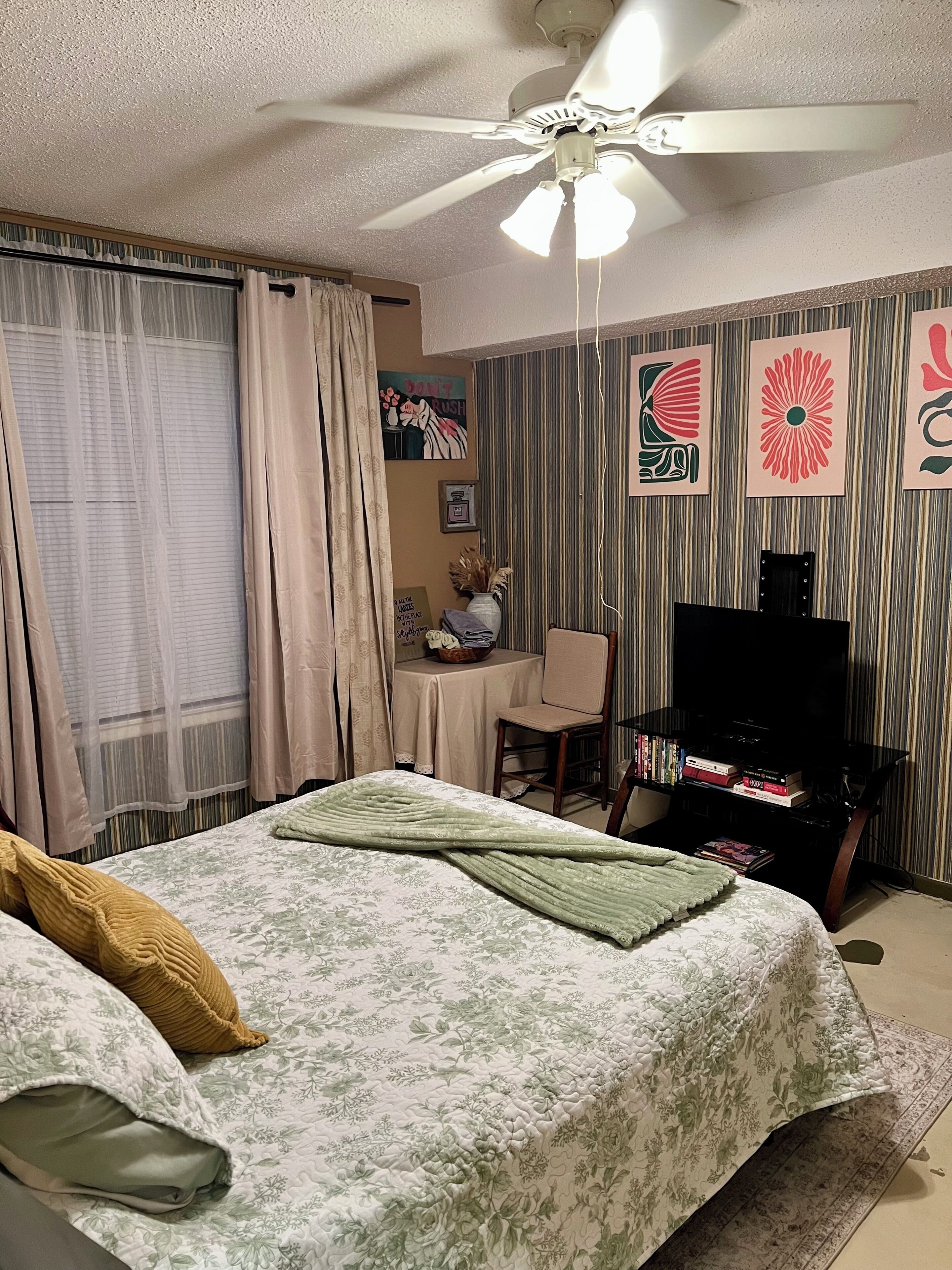 1 bedroom, bed sheets, wheelchair access