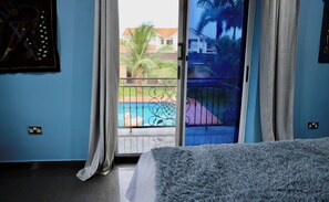 WiFi, bed sheets - Modern Oasis in East Airport: Poolside Retreat with Breakfast (Accra)