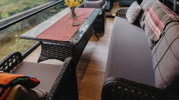 Deluxe-Villa, Gartenblick | Wohnbereich