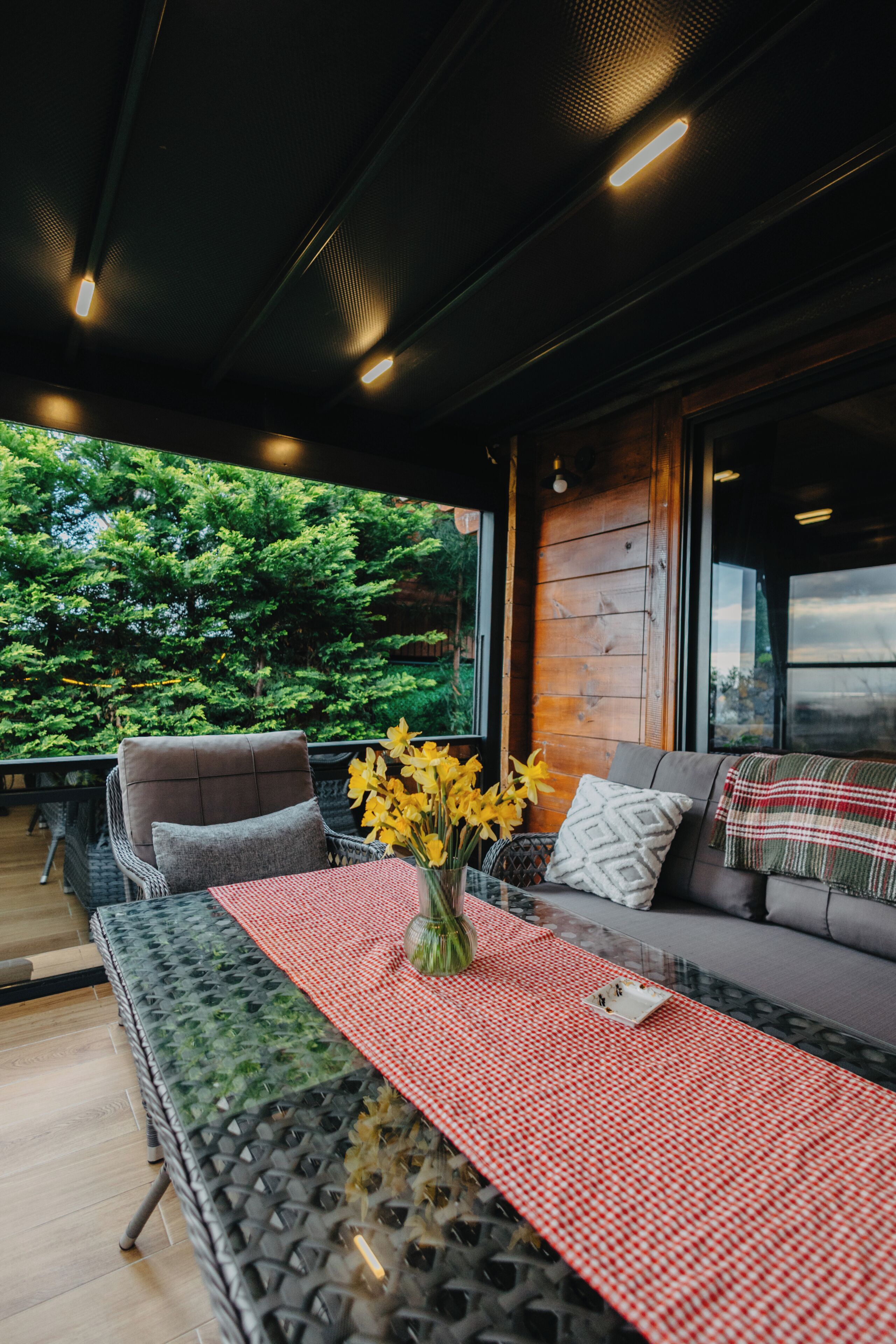 Deluxe Villa, Garden View | Property grounds