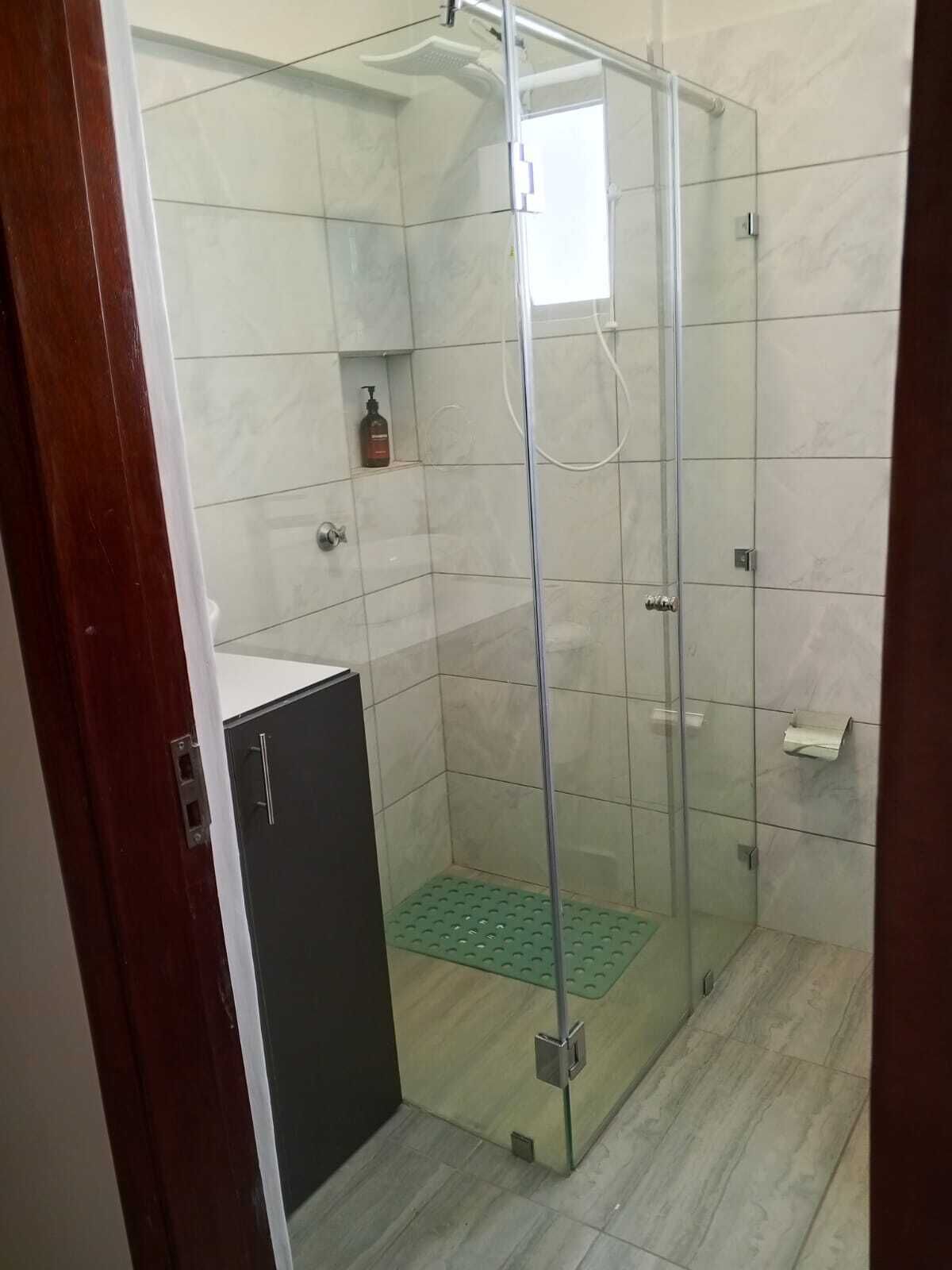 Towels, soap, shampoo, toilet paper