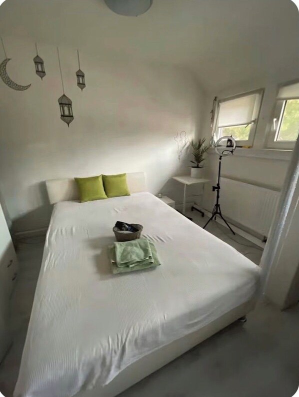 Room - Vrbo Property (Frankfurt am Main)