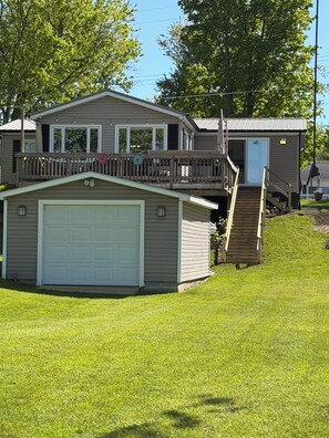Exterior - Lake front home in Coldwater MI! (Coldwater)