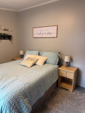 Room - Lake front home in Coldwater MI! (Coldwater)