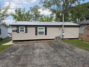 Exterior - Lake front home in Coldwater MI! (Coldwater)