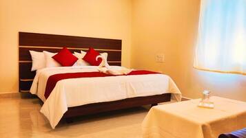 Double Room | In-room safe, desk, laptop workspace, blackout curtains