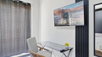 2 dormitorios, tabla de planchar con plancha, wifi gratis y ropa de cama