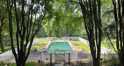 Fabulous 5-bedroom villa in tranquil Caves Valley area in Baltimore County MD