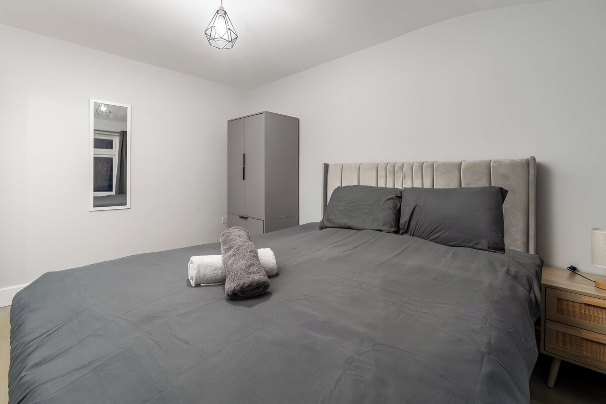 Iron/ironing board, Internet, bed sheets