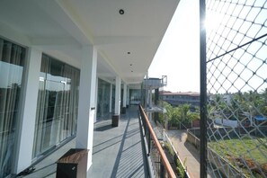 Deluxe Double Room, Balcony, Ocean View | Property grounds