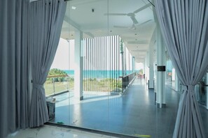 Deluxe Double Room, Balcony, Ocean View | Interior