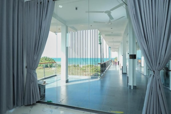 Deluxe Double Room, Balcony, Ocean View | Interior